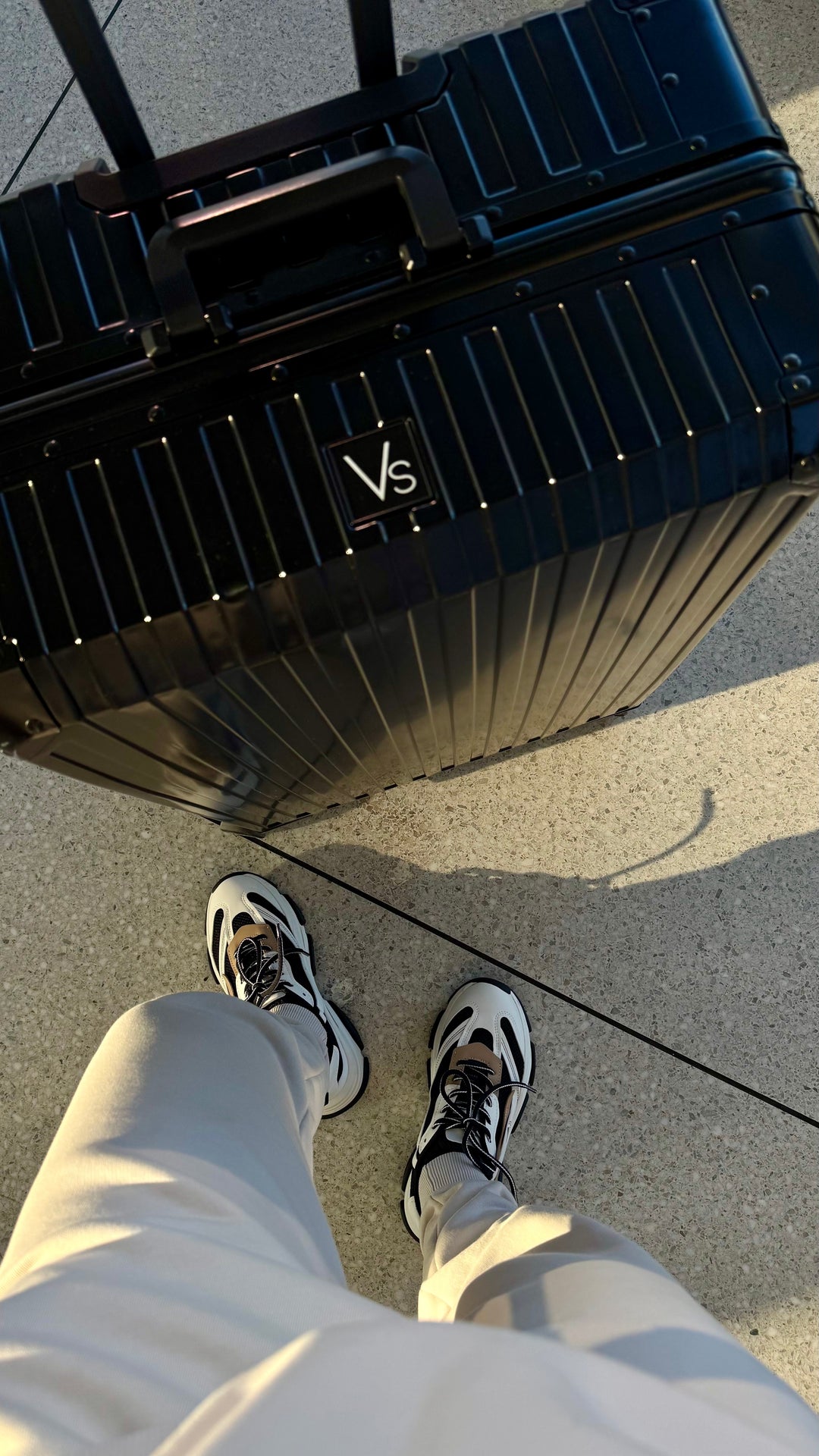 LIOR ALUMINIUM - BLACK